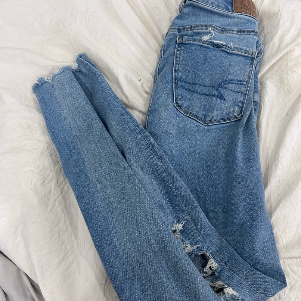 American Eagle distressed high rise jegging